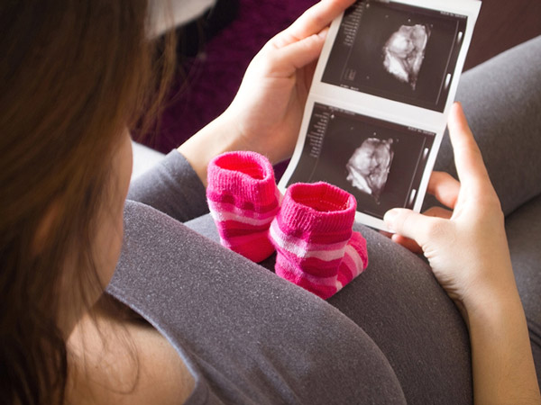 Chỉ số chu vi vòng bụng có ý nghĩa gì trong đánh giá sự phát triển của thai nhi?
