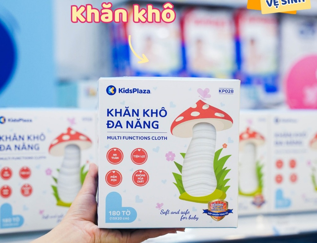 Khăn giấy khô là một trong những đồ dùng không thể thiếu trong việc chăm sóc bé yêu